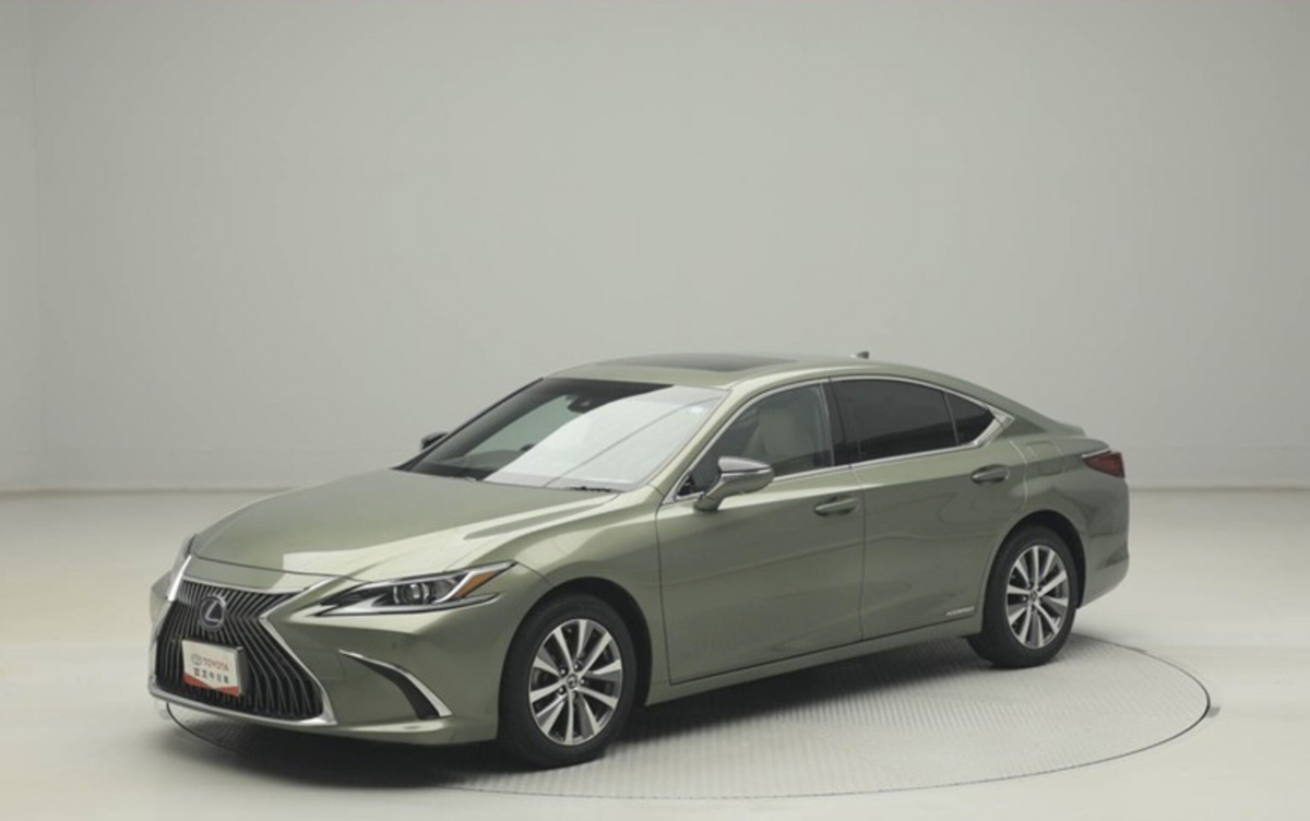 Lexus 300h Right-Hand Drive Japan Shipping