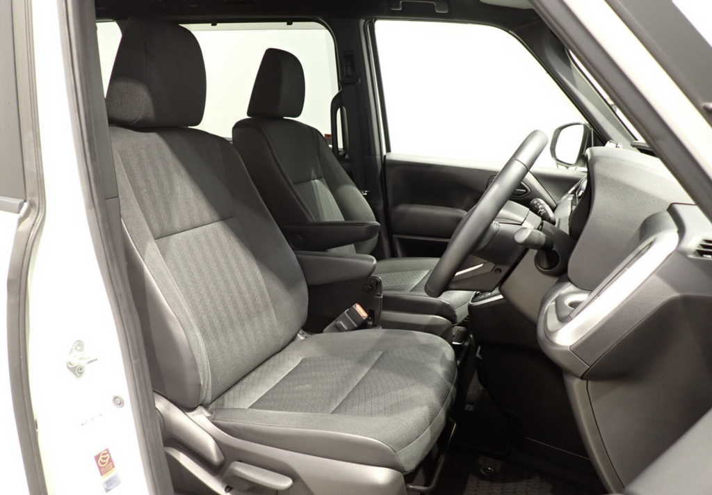 Toyota NOAH Right-Hand Drive Japan Shipping