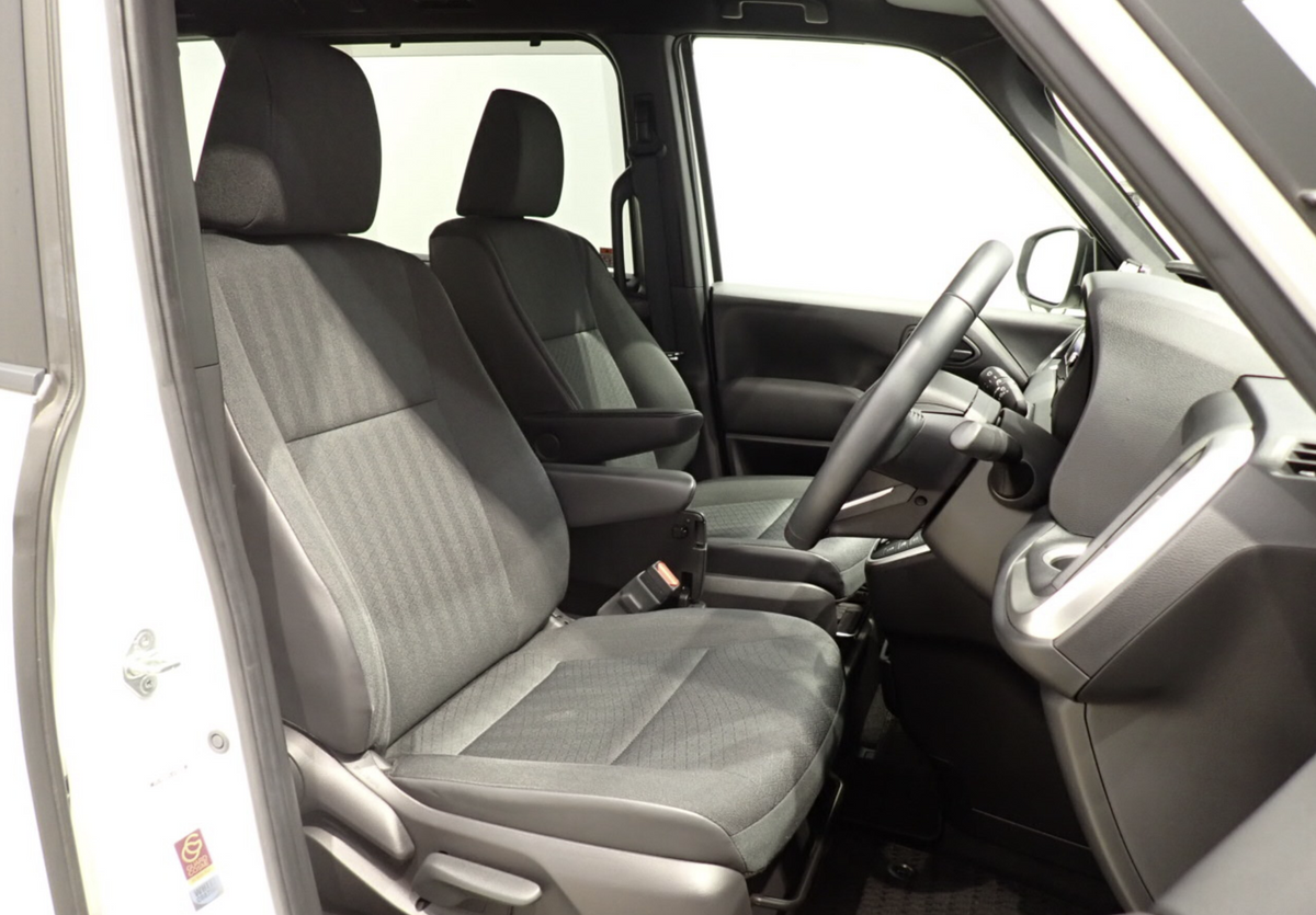 Toyota NOAH Right-Hand Drive Japan Shipping
