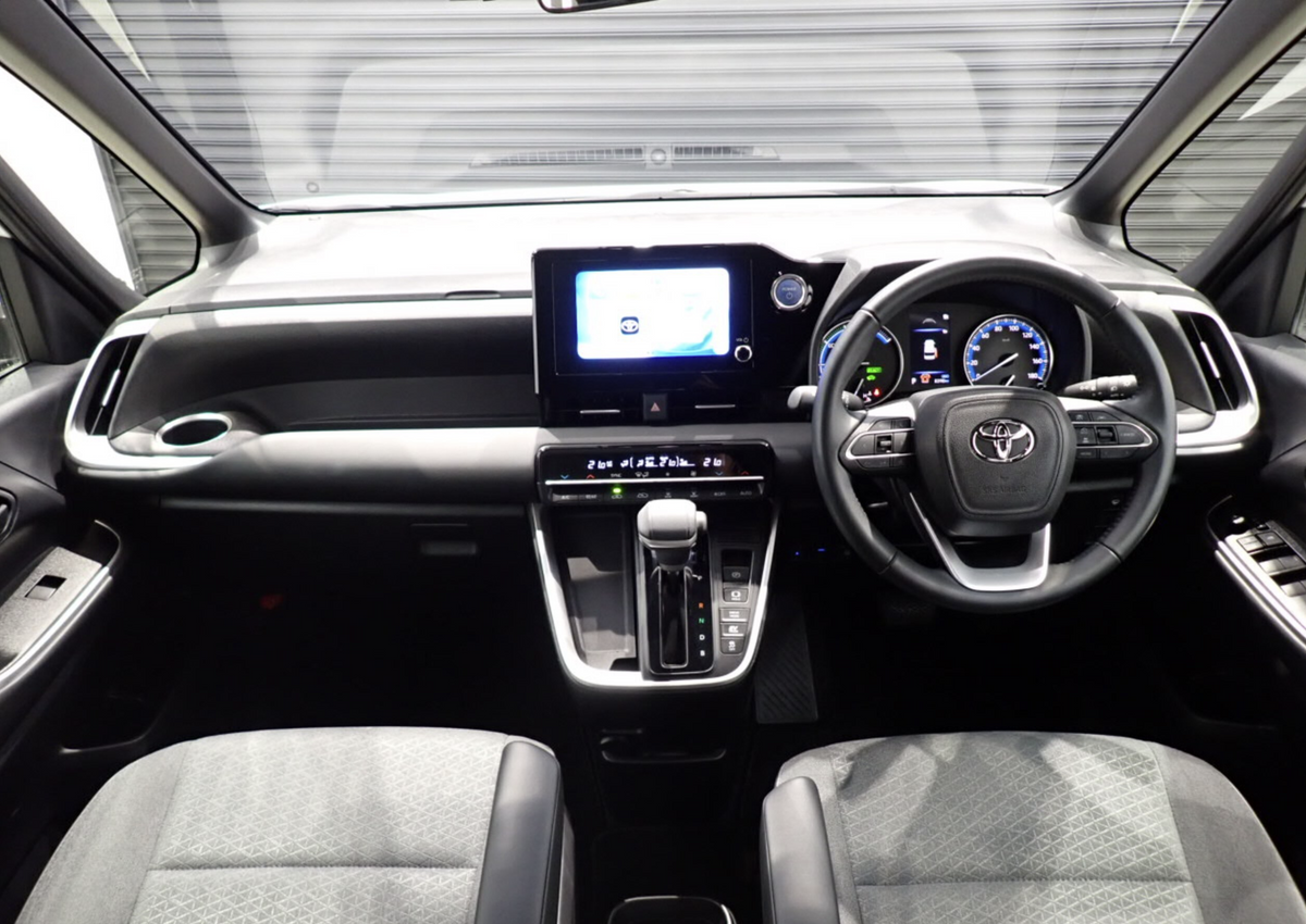 Toyota NOAH Right-Hand Drive Japan Shipping