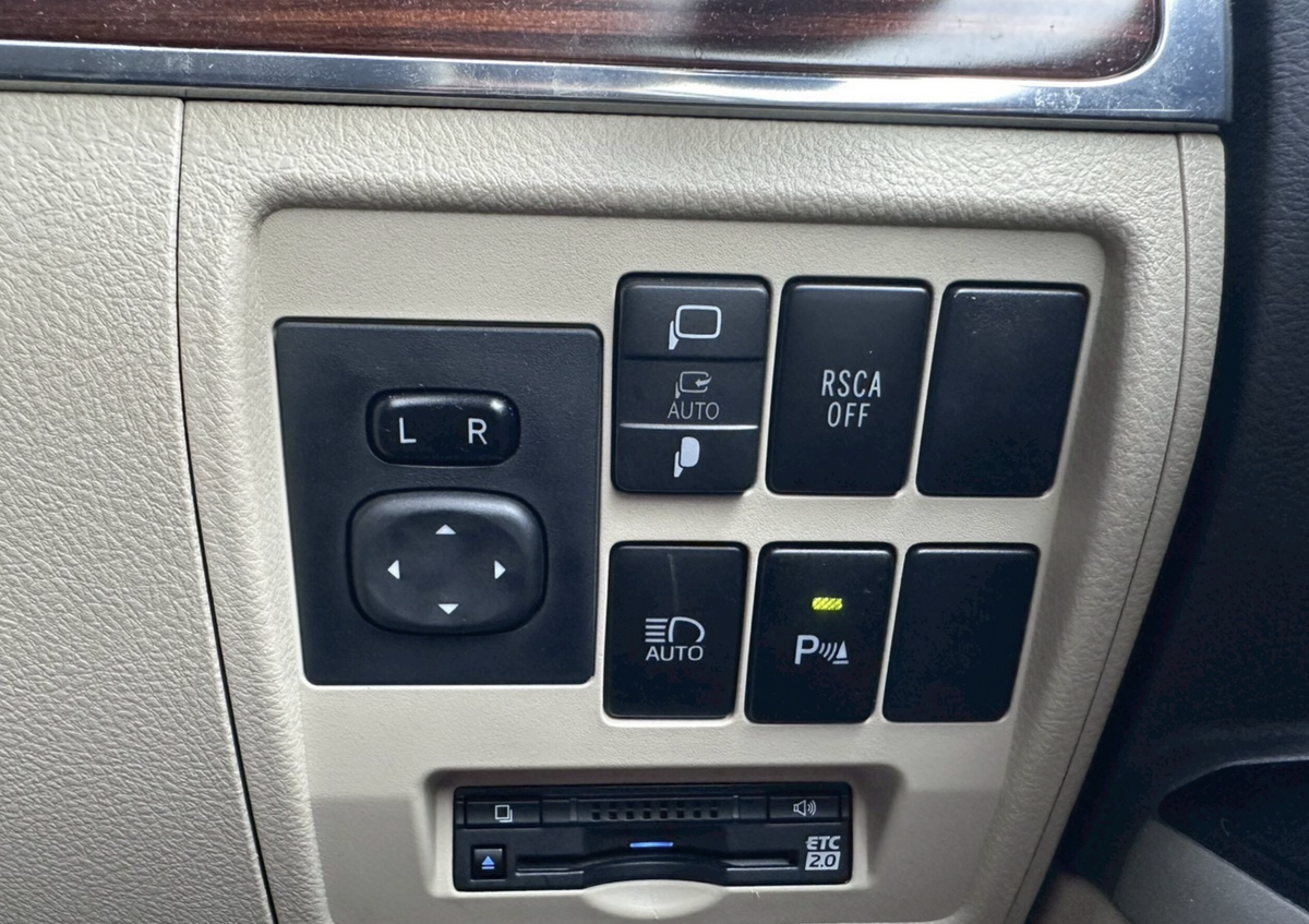 Toyota Land Cruiser Right-Hand Drive Japan Export