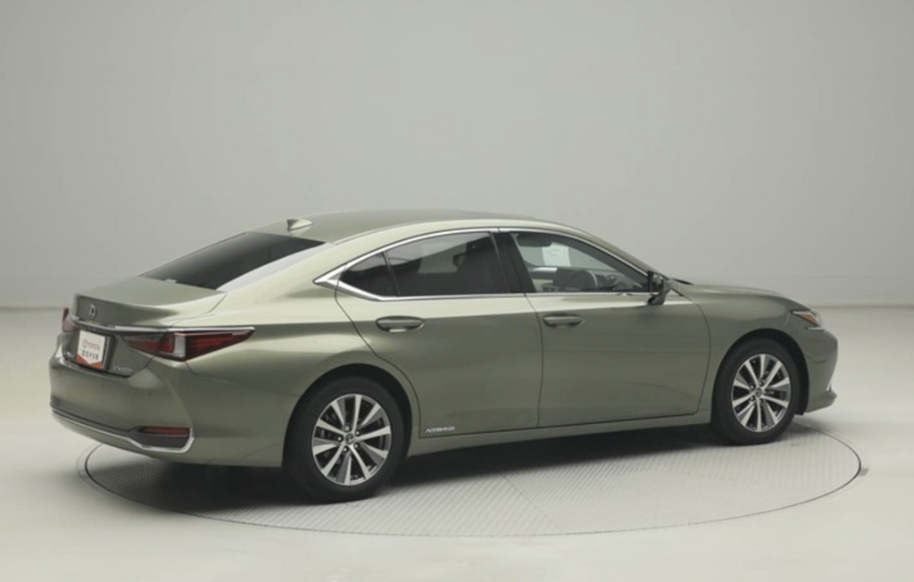 Lexus 300h Right-Hand Drive Japan Shipping