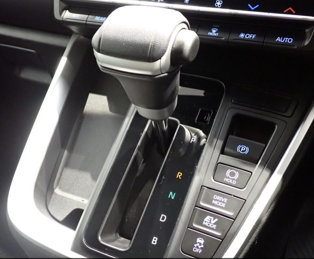 Toyota NOAH Right-Hand Drive Japan Shipping