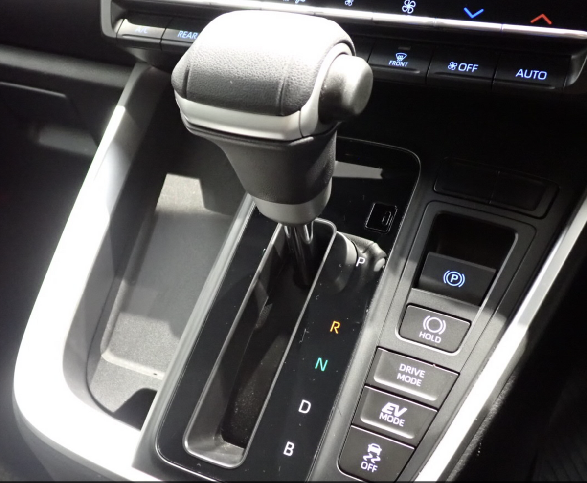 Toyota NOAH Right-Hand Drive Japan Shipping