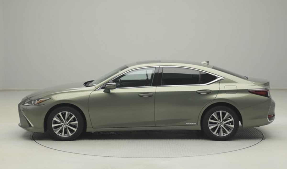 Lexus 300h Right-Hand Drive Japan Shipping